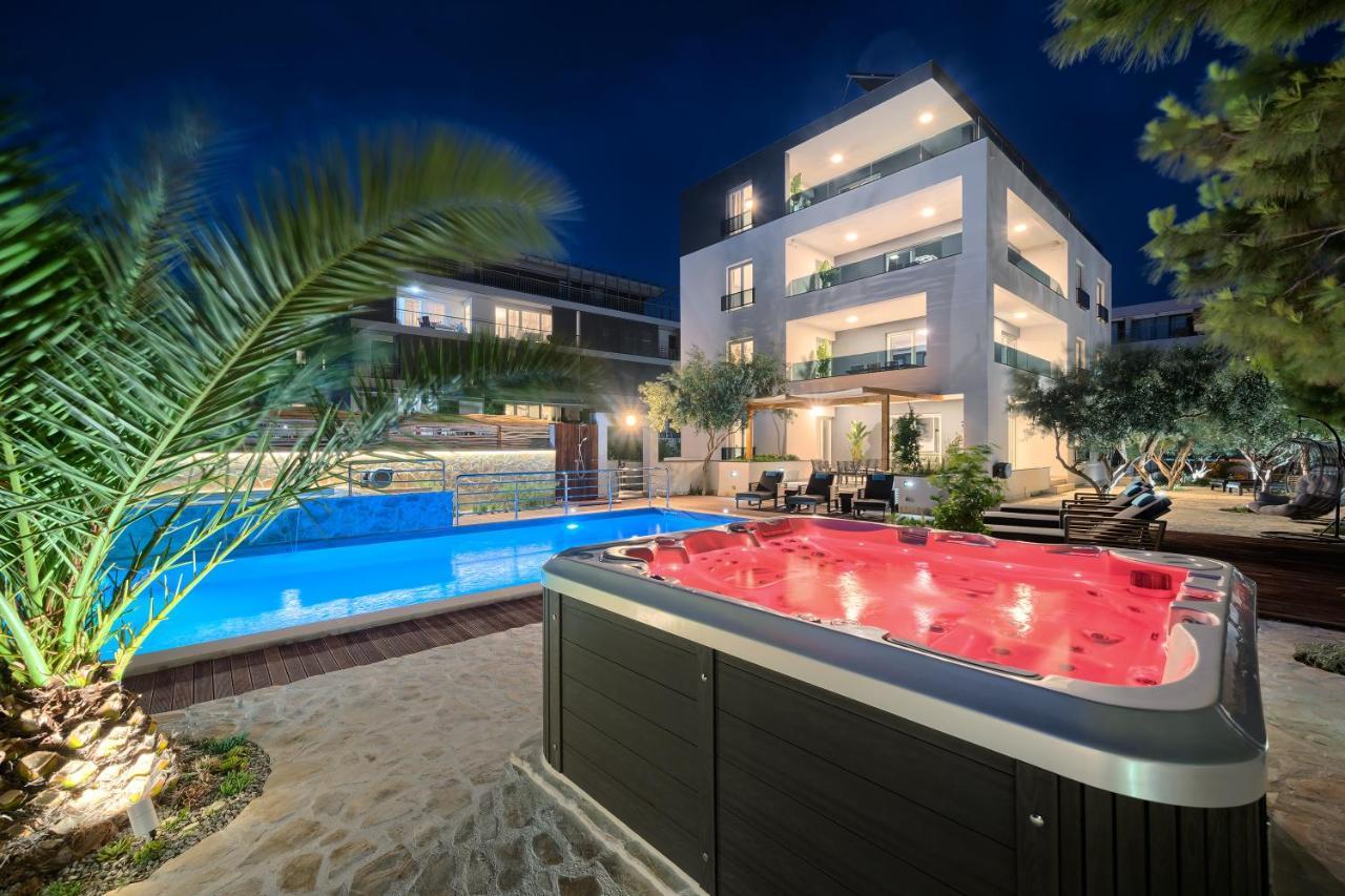 Liberty Living Apartments Split Exteriör bild