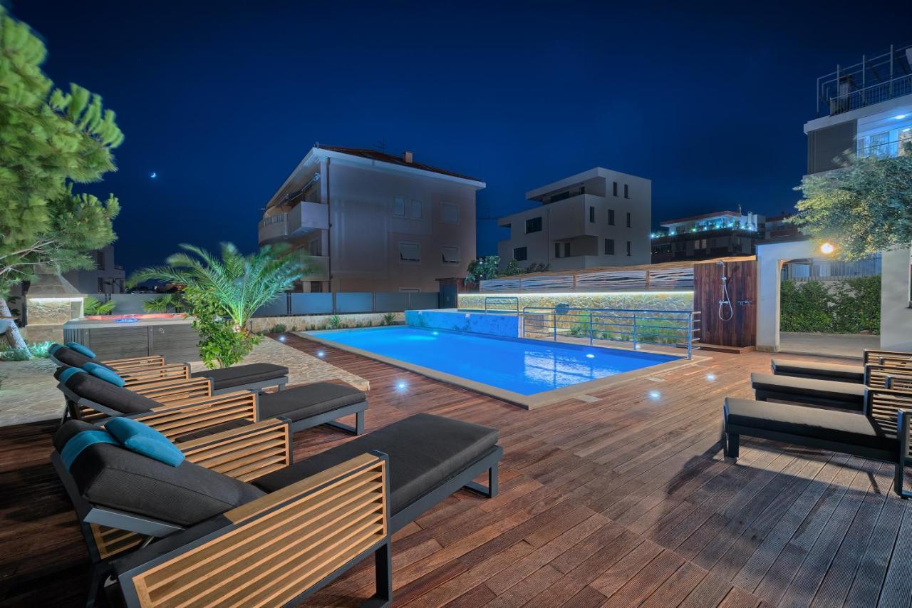Liberty Living Apartments Split Exteriör bild