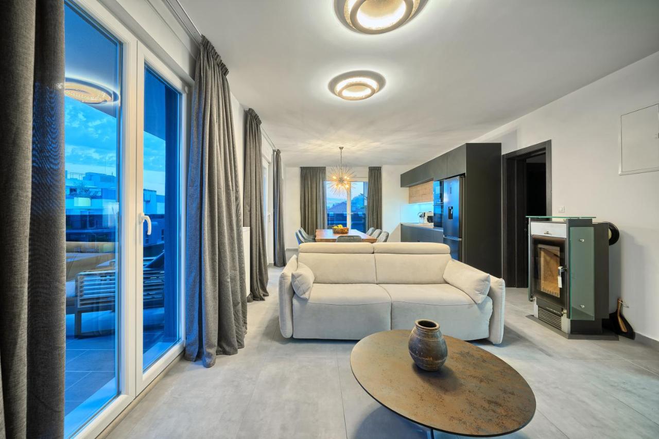 Liberty Living Apartments Split Exteriör bild