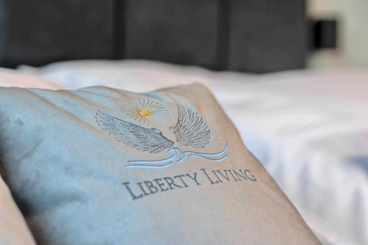 Liberty Living Apartments Split Exteriör bild