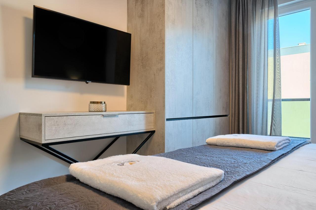 Liberty Living Apartments Split Exteriör bild